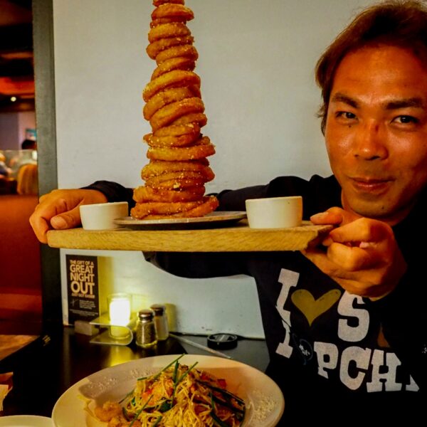 Yard House(ヤード ハウス)ワイキキのレストランバーの店内が最高だった!